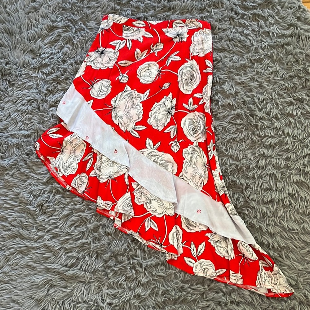 Jaase skirt with tags.
